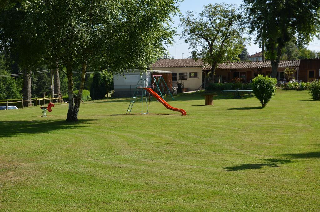 Camping " Le Grun De Chignore" Vollore-Ville Zewnętrze zdjęcie